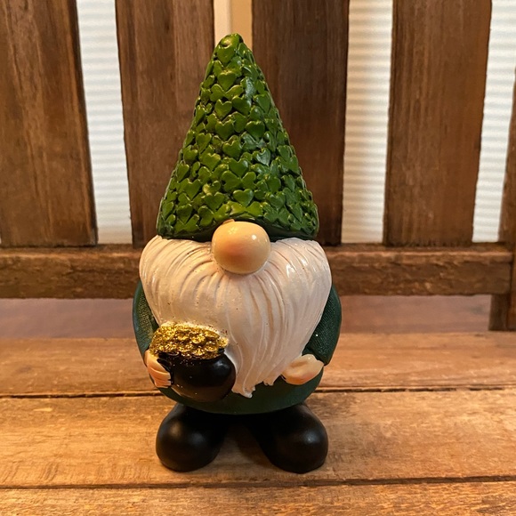 St. Patricks Day Gnomes Kitchen Towels & St. Patrick’s Day Gnome Figures Bundle - Picture 16 of 16
